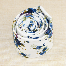 Load image into Gallery viewer, White Floral Tie